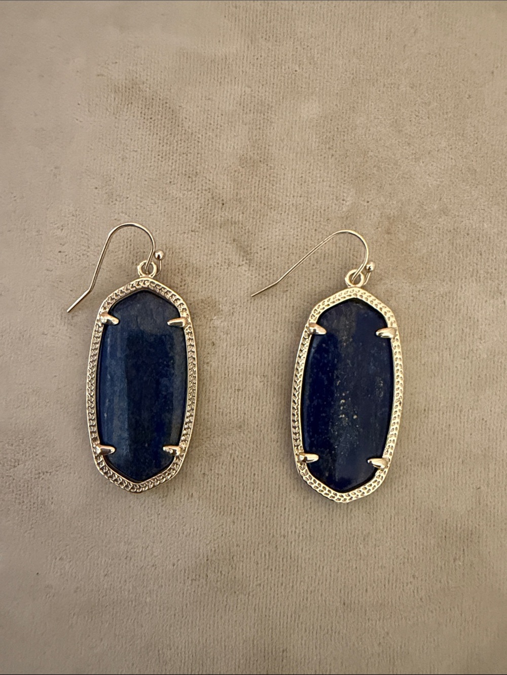 CHIC Kendra Scott Navy Blue Oval Drop Earrings with Gold Frame;Like New🩵